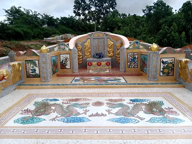 สุสานจีนทรงโค้งขนาดใหญ่ พื้นหินขัดลายมังกรคู่
