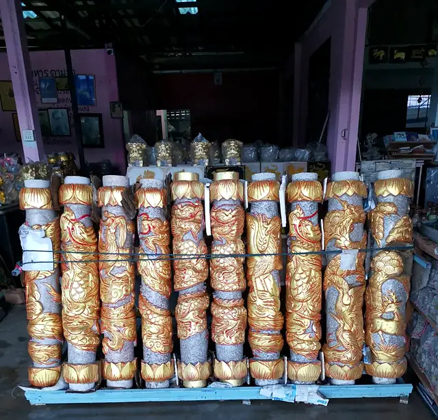 เสามังกรลงสีทองหลายต้น พร้อมส่ง