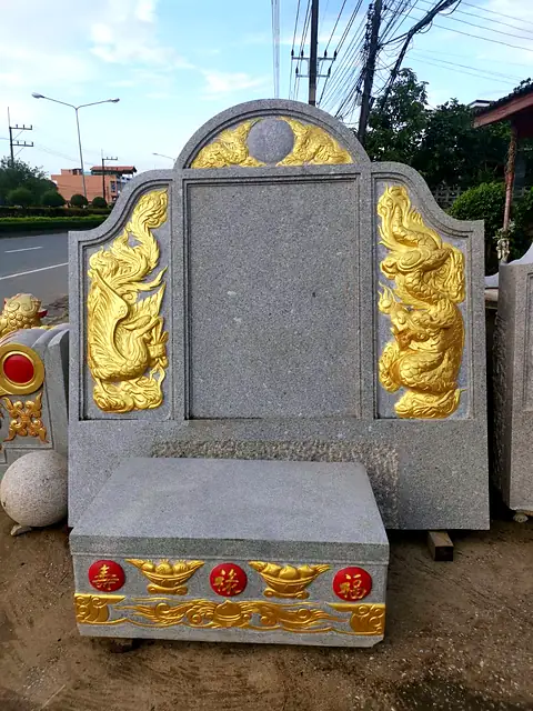 中式花岗岩墓碑，金龙纹及供台